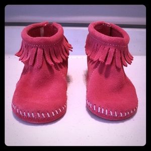 NEW Minnetonka toddler pink moccasins